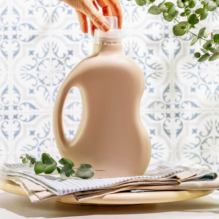 مایع لباسشویی اکولوژیک با ترکیب سازگار با محیط زیست